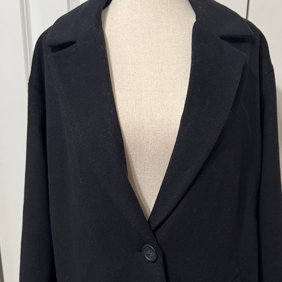 Wool Single Button, Lined Women's Relaxed Coat - Picture 2 of 9